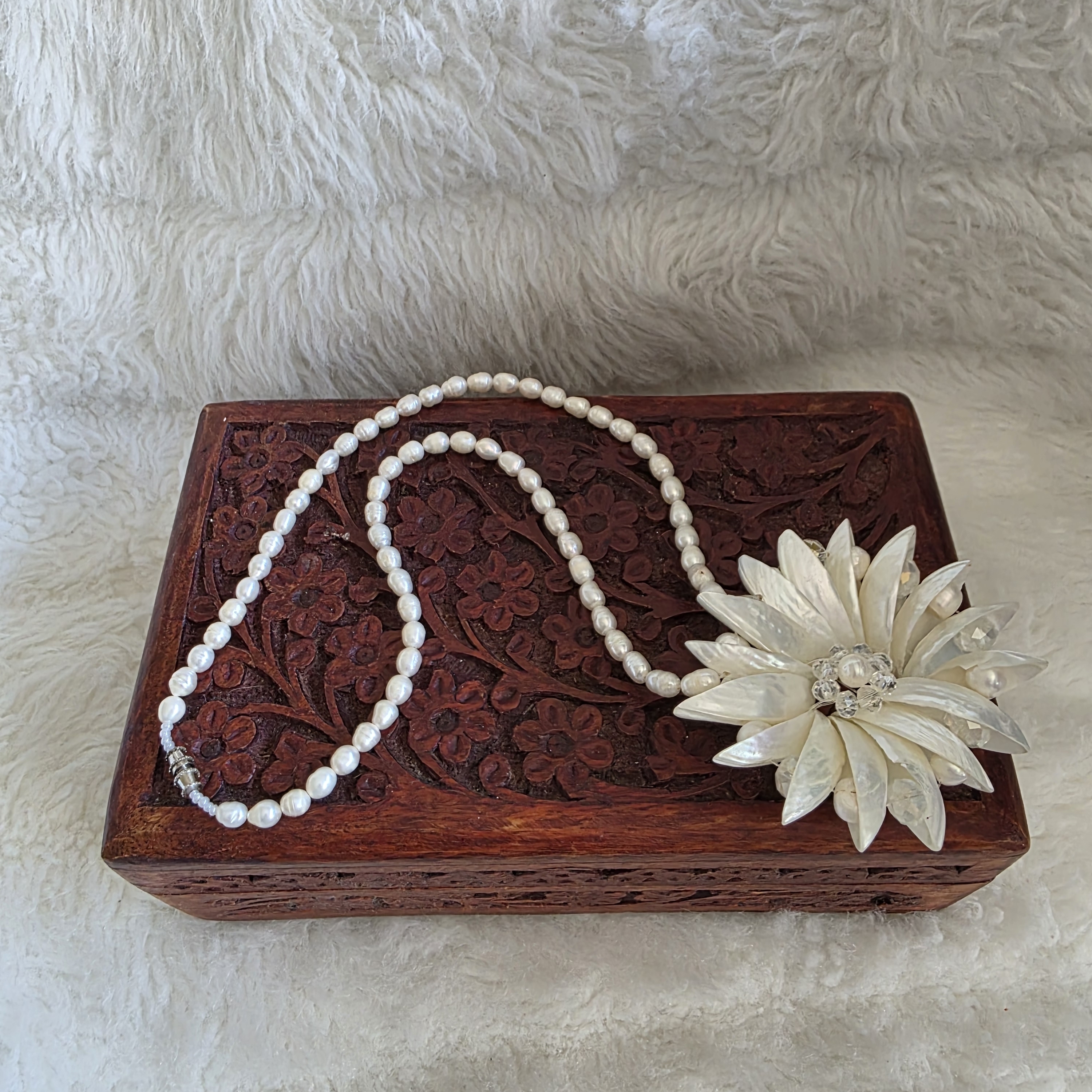 Pearl Necklace With White Floral Mother-Of-Pearl Pendant